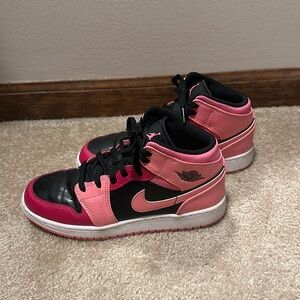 Nike Air Jordan 1 Mid “Coral Chalk”